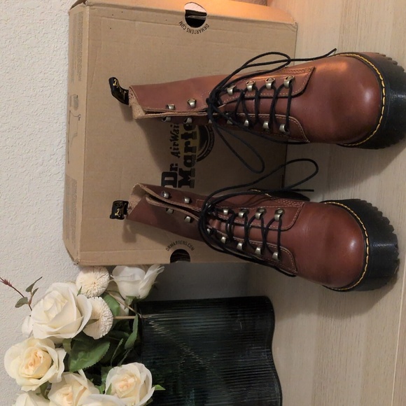 Dr Martens Leona Combat Boots In Saddle Tan Farrier Leather Sz 10 Like New W/Box - Picture 7 of 15